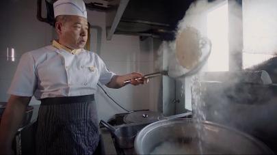 Chef lelaki profesional